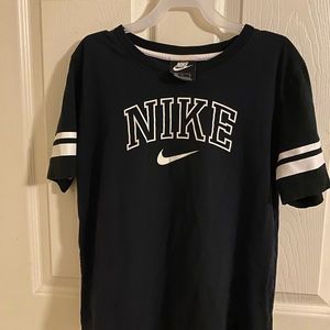 Women’s Medium Nike Tee